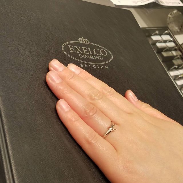 【エクセルコダイヤモンド(EXELCO DIAMOND)の口コミ】 ダイヤは、彼氏から事前にもらっていてそのダイヤを埋め込むための婚約指…