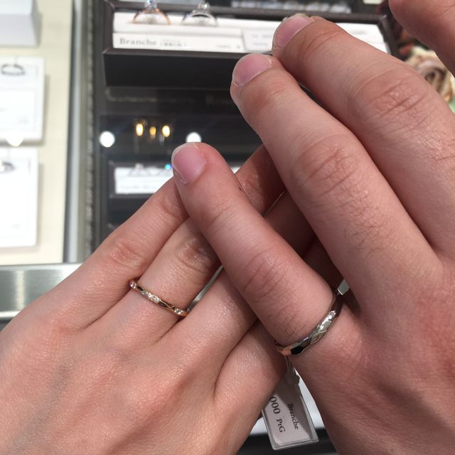 【LUCIE(ルシエ)の口コミ】 表面が凸凹していて、アンティークっぽいところが気に入りました。凸凹が…