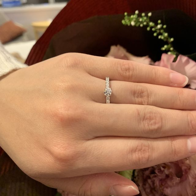 【アイプリモ(I-PRIMO)の口コミ】 デザインも豊富でダイヤモンドの種類も多くあったので、本当に喜ばれる指…