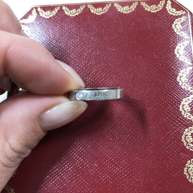 【カルティエ(Cartier)の口コミ】 ティファニーの婚約指輪に合う結婚指輪を探してました。
ティファニーやI …