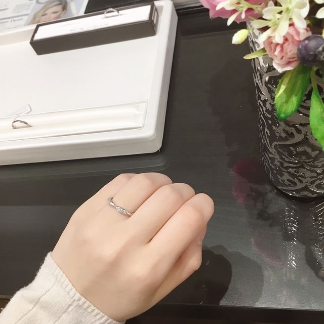 【LUCIE(ルシエ)の口コミ】 ルシエのアリアという指輪です！
幅のバリエーションも選べるらしく、私は…