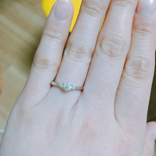 【ラザール ダイヤモンド(LAZARE DIAMOND)の口コミ】 ティファニーなど有名なブランド物はそのブランドの名前だけで価格が異様…