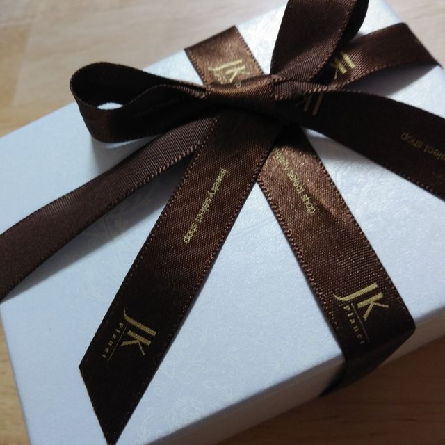 【Something Blue(サムシングブルー)の口コミ】 来店前にネットカタログで気になるデザインをピックアップし、それを中心…