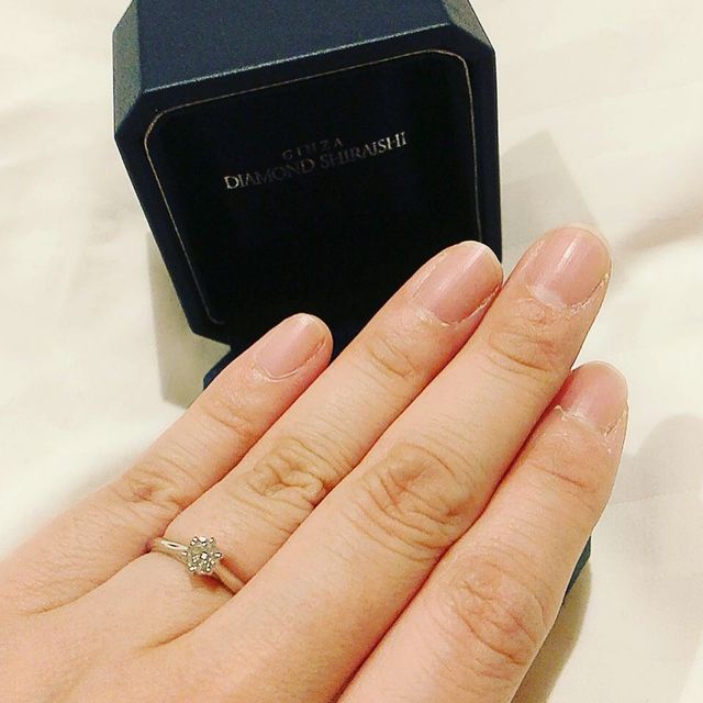 【銀座ダイヤモンドシライシの口コミ】 価格と見た目。
普段、手を使う仕事をしているので、指輪をしているとどう…