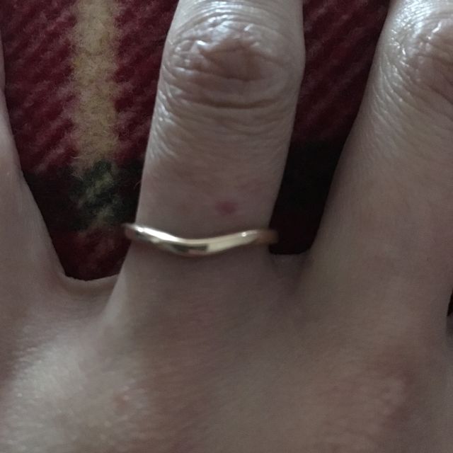 【カルティエ(Cartier)の口コミ】 バレリーナのデザインに一目惚れ。
肌が元々白いのもあって、結婚指輪はピ…