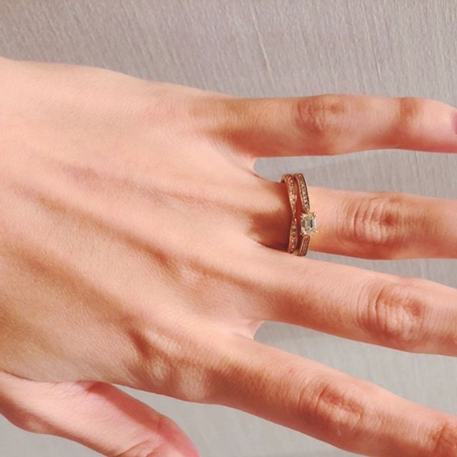 【ORECCHIO(オレッキオ)の口コミ】 重ね付けした時にバランスよく見えるという点を重視しました。結婚指輪、…