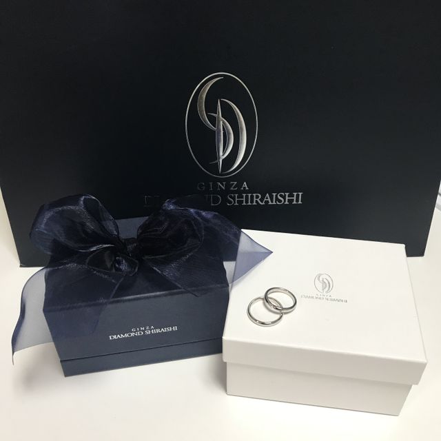 【銀座ダイヤモンドシライシの口コミ】 最初は細い指輪を探してましたが、カタログを見て何気なく持ってきていた…