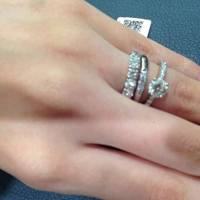 【MIKIMOTO(ミキモト)の口コミ】 毎日つけることにも違和感なく、ダイヤモンドが三粒上品に光りとてもお洒…