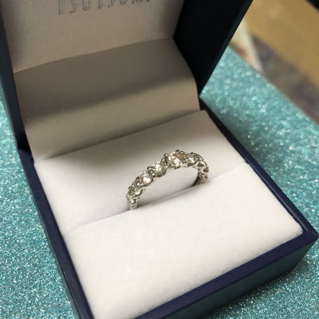 【ジュエリーツツミ(JEWELRY TSUTSUMI)の口コミ】 デザインに一目惚れしました。
付けるならハーフエタニティが良いなと元々…