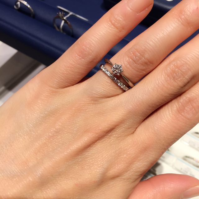 【銀座ダイヤモンドシライシの口コミ】 デザインと価格が良かったです。他社でも検討してましたが、正直あまり見…