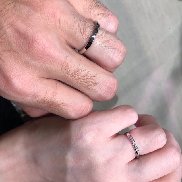 【アイプリモ(I-PRIMO)の口コミ】 婚約指輪を購入する時に、重ね付けできる結婚指輪を探して店舗内をみてい…