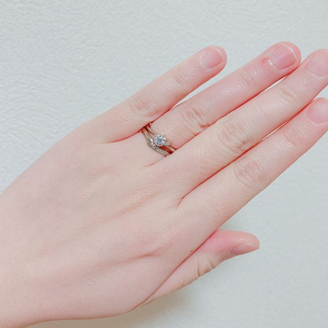 【宝寿堂(ほうじゅどう)の口コミ】 先にこちらで婚約指輪を購入していたため、重ね付け出来る結婚指輪を提案…