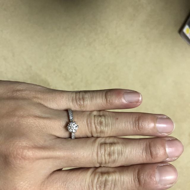 【カオキ　ダイヤモンド専門卸直営店の口コミ】 好みの指輪に、私の誕生日に合わせた大きさのカラット数のダイヤモンド、…