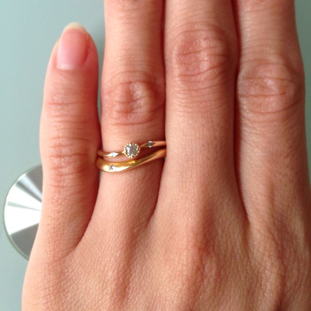 【ケイウノ ブライダル(K.UNO BRIDAL)の口コミ】 もともと持っていたエンゲージリングに合わせたく探したものです。
お店で…