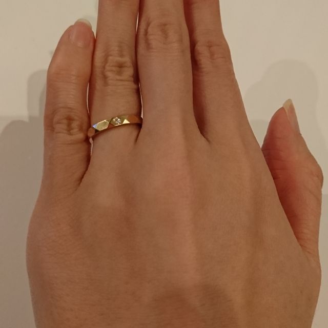 【ラザール ダイヤモンド(LAZARE DIAMOND)の口コミ】 ゴールドのものが欲しく、ちょうど新作が出たようで、試着させて頂きます…