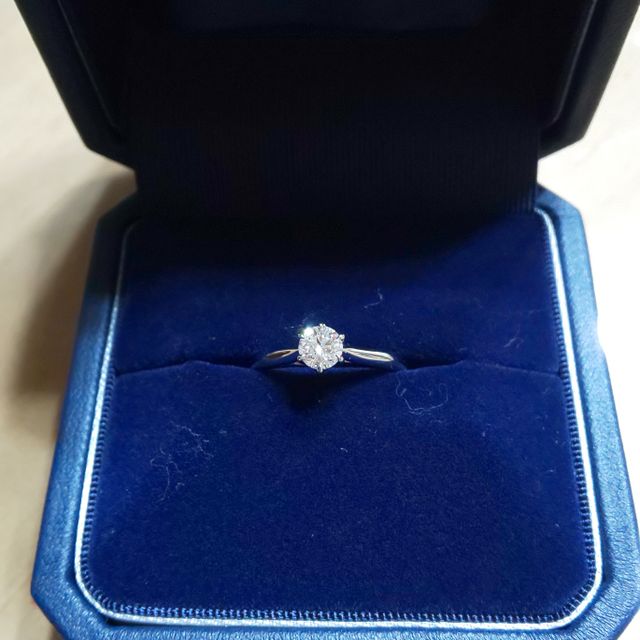 【銀座ダイヤモンドシライシの口コミ】 普段も使えそうで引っ掛かりにくそうであまり高さの無いデザインが気に入…