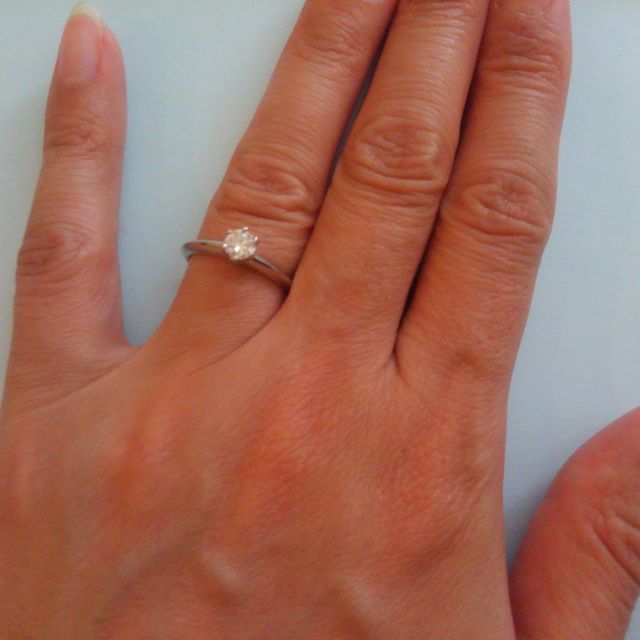 【ティファニー(Tiffany & Co.)の口コミ】 いかにも婚約指輪！という感じの立石の指輪が欲しかったのでこれにしまし…