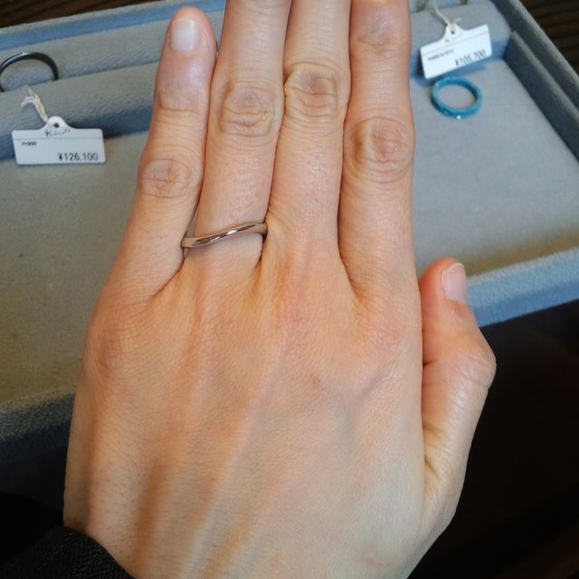 【ケイウノ ブライダル(K.UNO BRIDAL)の口コミ】 価格帯は10万円前後と、そこまで高くもなく、安くもなくほどよい金額なの…