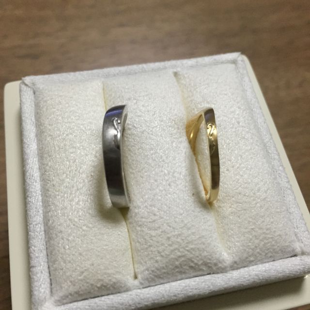 【LUCIE(ルシエ)の口コミ】 プロポーズの際に彼に購入してもらった婚約指輪に合う指輪を同じブランド…