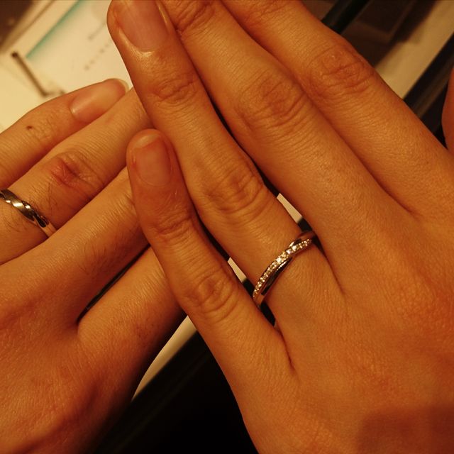 【エクセルコダイヤモンド(EXELCO DIAMOND)の口コミ】 他のブランドでもダイヤモンド付きの指輪はいくつか試着しましたが、こち…