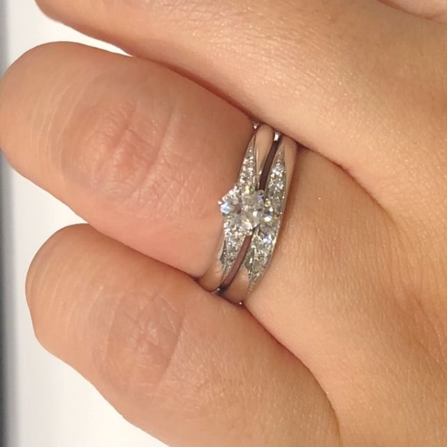 【VENUS TEARS(ヴィーナスティアーズ)の口コミ】 セットリングを探しており希望のデザインにぴったりであったのが決め手で…