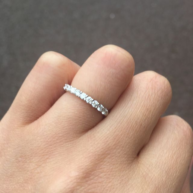 【ティファニー(Tiffany & Co.)の口コミ】 一粒ダイヤの婚約指輪は今後つける機会が少ないと思い、指輪を買うなら普…