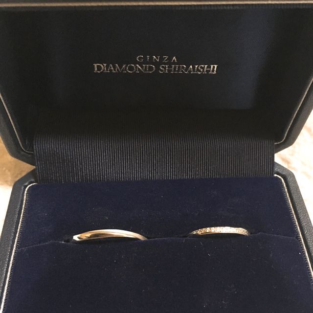 【銀座ダイヤモンドシライシの口コミ】 シンプルでつけ心地が良くデザインも可愛らしかったため。彼もつけ心地の…