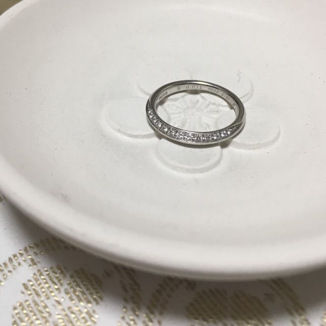 【銀座ダイヤモンドシライシの口コミ】 エタニティリングに憧れがあったものの、あまりにキラキラしていることに…