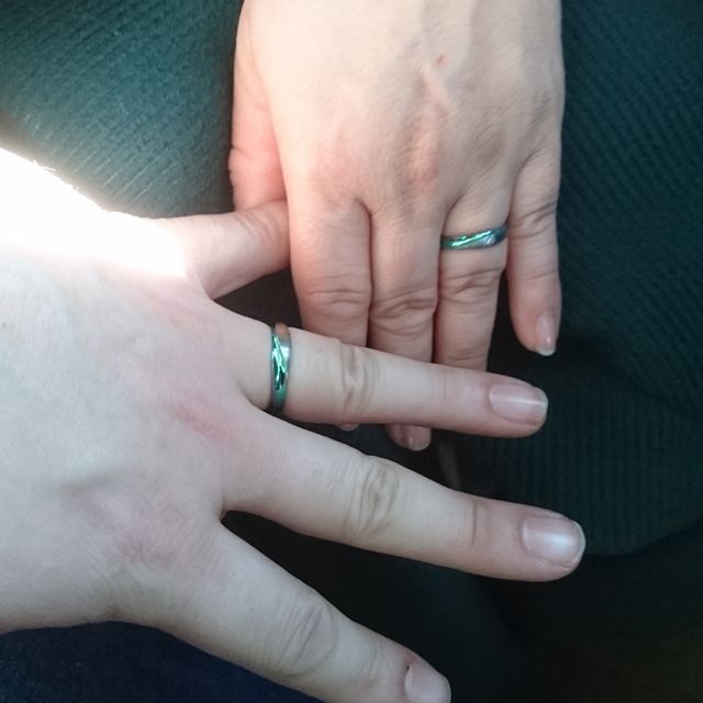 【SORA(ソラ)の口コミ】 最初は奥さんは指輪は興味ない感じだったんですが、私がチタンの指輪を探…