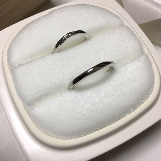 【俄(にわか)の口コミ】 あちこちのブランドで探しましたが、こちらの指輪が試着したときに一番し…