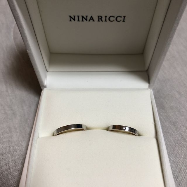 【NINA RICCI(ニナリッチ)の口コミ】 ほぼ一目惚れでした。
指輪のブラインドをほとんど知らなかったので
たく…
