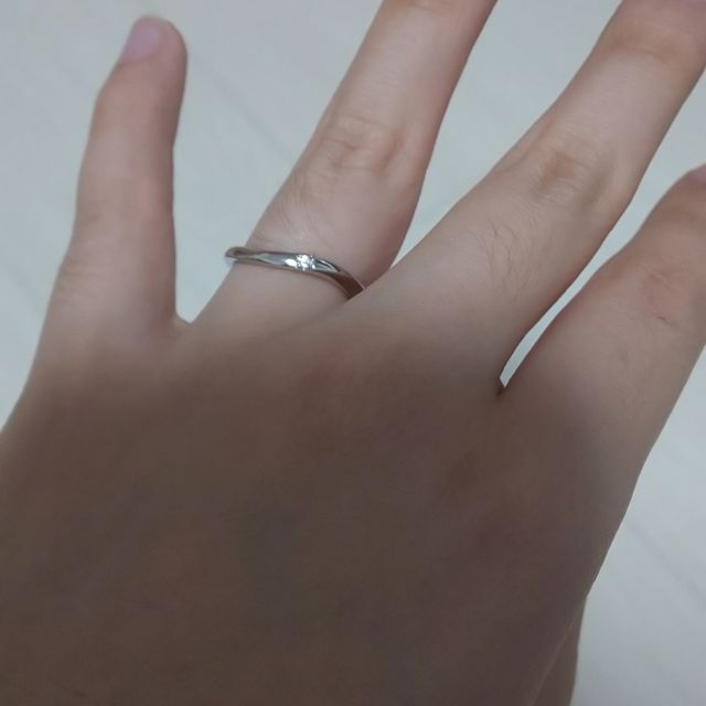 【4℃ BRIDAL(ヨンドシーブライダル)の口コミ】 服装に厳しい職場で勤務しているため、あまり派手ではないもので探しまし…