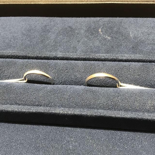 【4℃ BRIDAL(ヨンドシーブライダル)の口コミ】 シンプルであること。飽きのこなさそうなデザインが多く、より長く使い続…