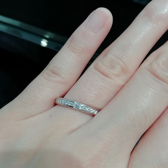 【ラザール ダイヤモンド(LAZARE DIAMOND)の口コミ】 ・来店した際、丁寧にダイヤモンドについて教えてくださった点
・デザイン…