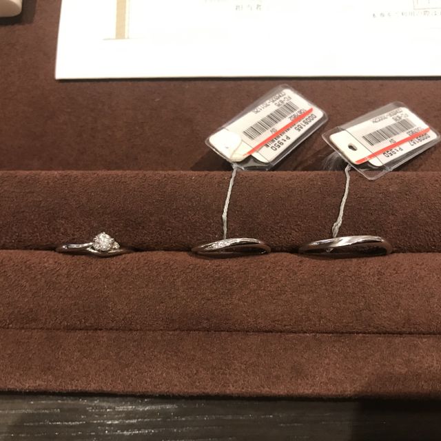 【BIJOUPIKO(ビジュピコ)の口コミ】 かなりたくさんの種類の指輪を
見せていただいたんですが
彼もわたしも最…