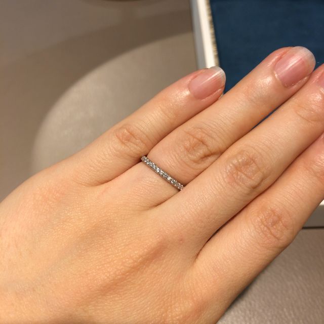 【ピアジェ(PIAGET)の口コミ】 ハーフエタニティのレールどめ、レールどめ無しがあり、ほどよい太さでキ…