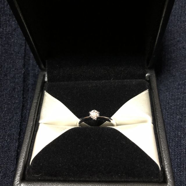 【エクセルコダイヤモンド(EXELCO DIAMOND)の口コミ】 婚約指輪はリングとダイヤを別々に選んで作成するので、値段は選ぶものに…