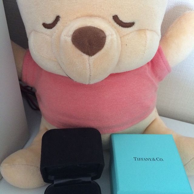 【ティファニー(Tiffany & Co.)の口コミ】 この指輪の決め手は、私が婚約指輪は絶対にTIFFANY&CO.のものと小さい…