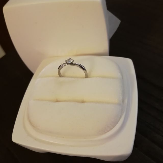 【俄(にわか)の口コミ】 指が太くてコンプレックスでしたが、一番指がすっきり見える形でした。
真…