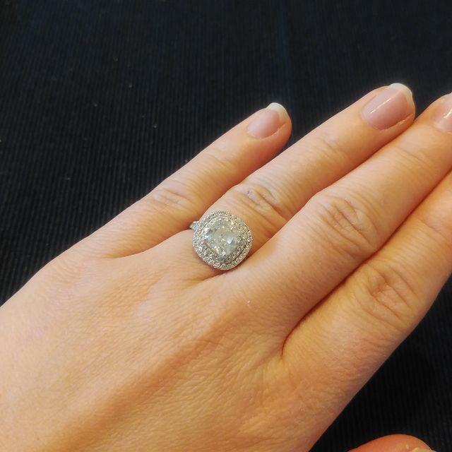 【BRIDGE ANTWERP BRILLIANT GALLERY(ブリッジ・アントワープ・ブリリアント・ギャラリー)の口コミ】 求めているカラット、デザインがなかなかないところこちらのお店に出逢い…