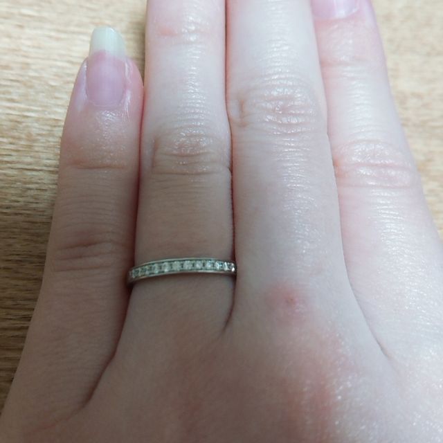 【4℃ BRIDAL(ヨンドシーブライダル)の口コミ】 旦那さんがキラキラしてる方が可愛いと言ってくれてこれに決めました。
私…