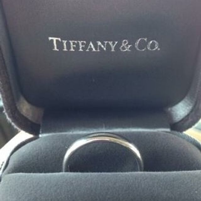 【ティファニー(Tiffany & Co.)の口コミ】 シンプルで男性が着けていてもしっくりくるデザインで飽きのこないものを…