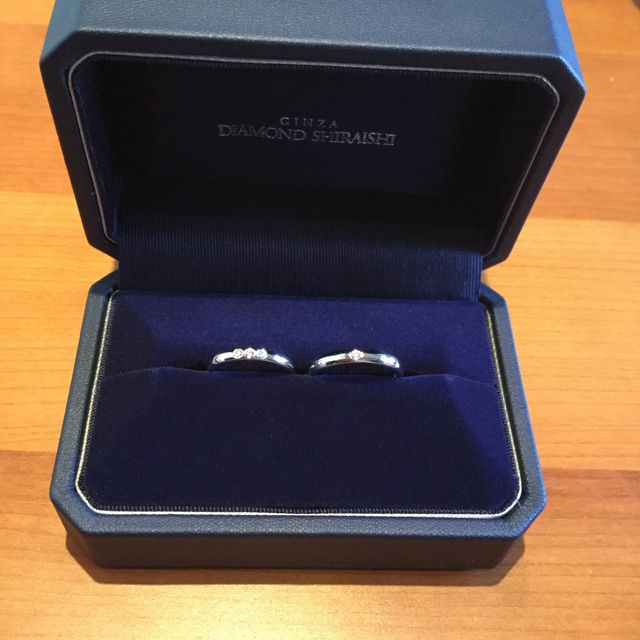 【銀座ダイヤモンドシライシの口コミ】 歳を重ねた手にも似合いそうな威厳と存在感が二人とも気に入り、購入を決…