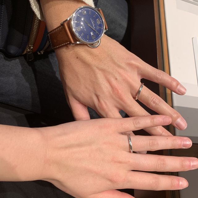 【銀座ダイヤモンドシライシの口コミ】 婚約指輪もブーケシリーズだったので、重ね付けした時に綺麗だったから。…