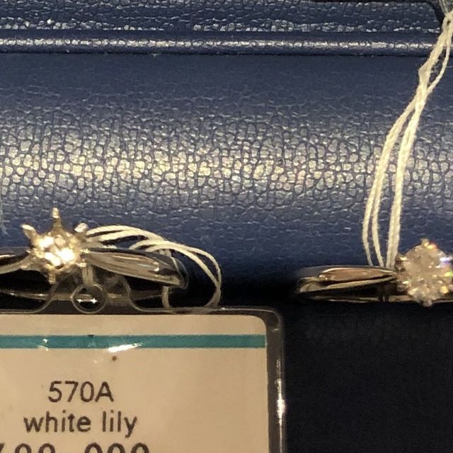 【銀座ダイヤモンドシライシの口コミ】 担当してくれた方が選ぶ前から私の雰囲気をみてホワイトリリー が似合いそ…