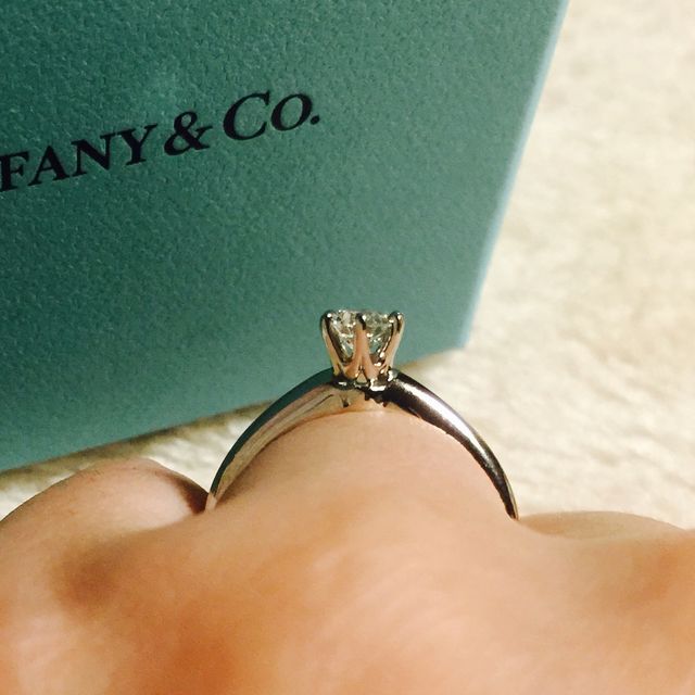 【ティファニー(Tiffany & Co.)の口コミ】 マリッジリングはエタニティタイプが良かったので、エンゲージリングはそ…