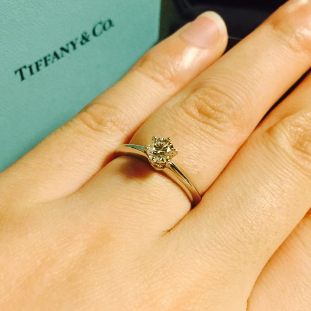 【ティファニー(Tiffany & Co.)の口コミ】 マリッジリングはエタニティタイプが良かったので、エンゲージリングはそ…