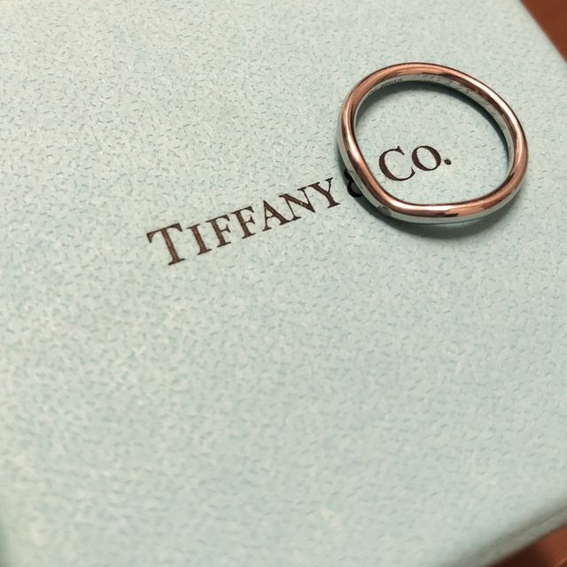 【ティファニー(Tiffany & Co.)の口コミ】 結婚前からずっと、結婚指輪は絶対ティファニーにするって決めてました。…
