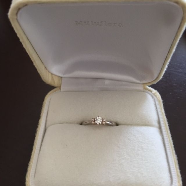 【ミルフローラ(Milluflora)の口コミ】 元々、シンプルだけど存在感のあるものを探していました。リングはシンプ…
