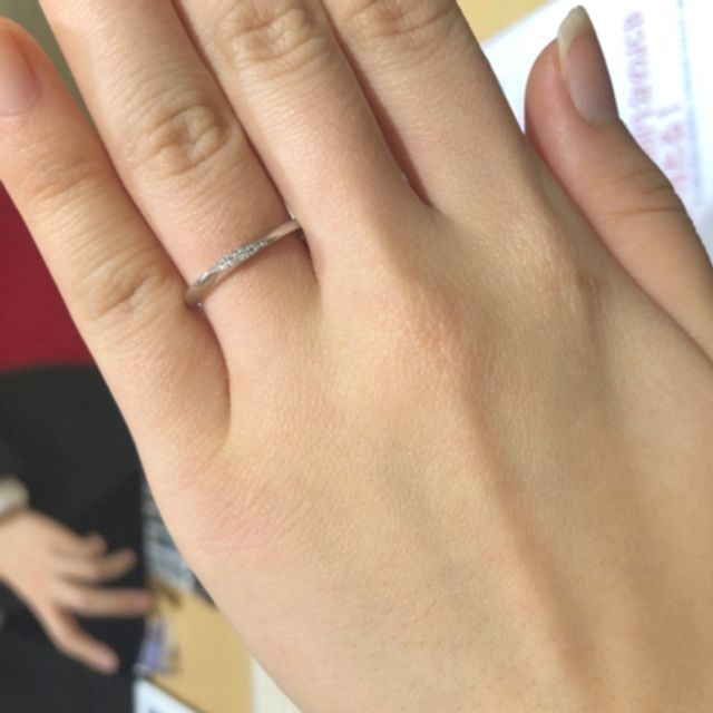 【TRECENTI(トレセンテ)の口コミ】 華奢でシンプルなデザインが自分の指には似合っているように感じたのが決…